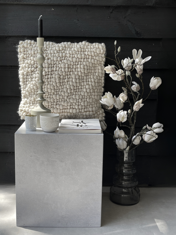 Kartonnen bijzettafel / kruk / kubus met all-over betonlook print - Cubiqz
