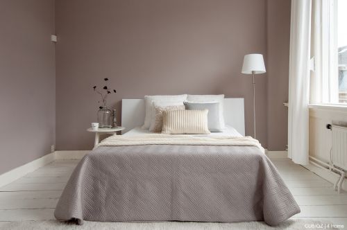 Kartonnen bed 2-persoons met hoofdbord 190x135