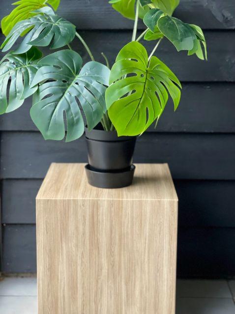 Opvouwbaar kartonnen bijzettafeltje | krukje | nachtkastje in hout print. Voor homestaging, verkoopstyling, vastgoedstyling, Styling, Pop-Up winkels, expo, beurs, retail display, (POS display) en meer! Met insteekflapsluiting.