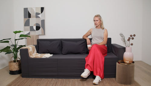 Kartonnen 3-zitsbank waar je echt op kunt zitten! Cubiqz Take Your Seat. Voor extra comfort kun je ook een bijpassend rugkussen (60x40 cm) bestellen.