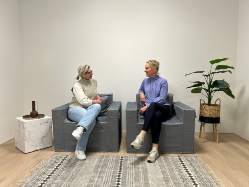 Kartonnen fauteuil waar je echt op kan zitten - Cubiqz TakeYourSeat (TYS)