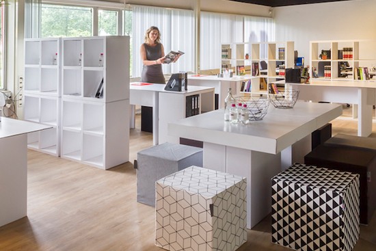 Slimme kartonnen meubels voor Office Staging van Cubiqz Slimme kartonnen meubels voor Office Staging van Cubiqz